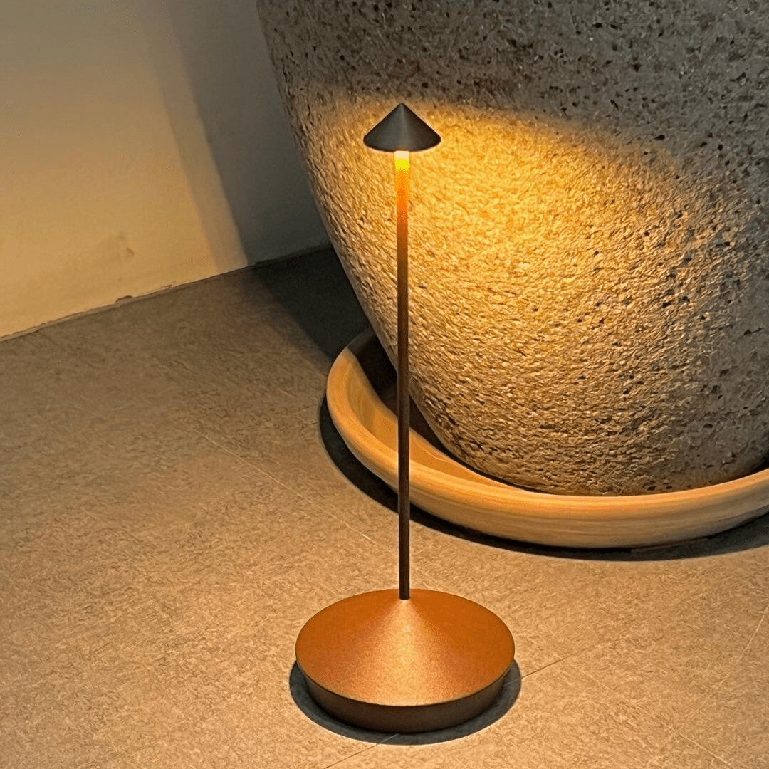 Luminária de Mesa Recarregável Minimalista Stillus - eFlix