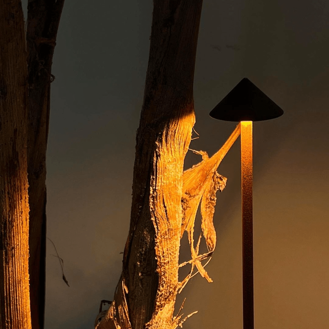 Luminária de Mesa Recarregável Minimalista Stillus - eFlix