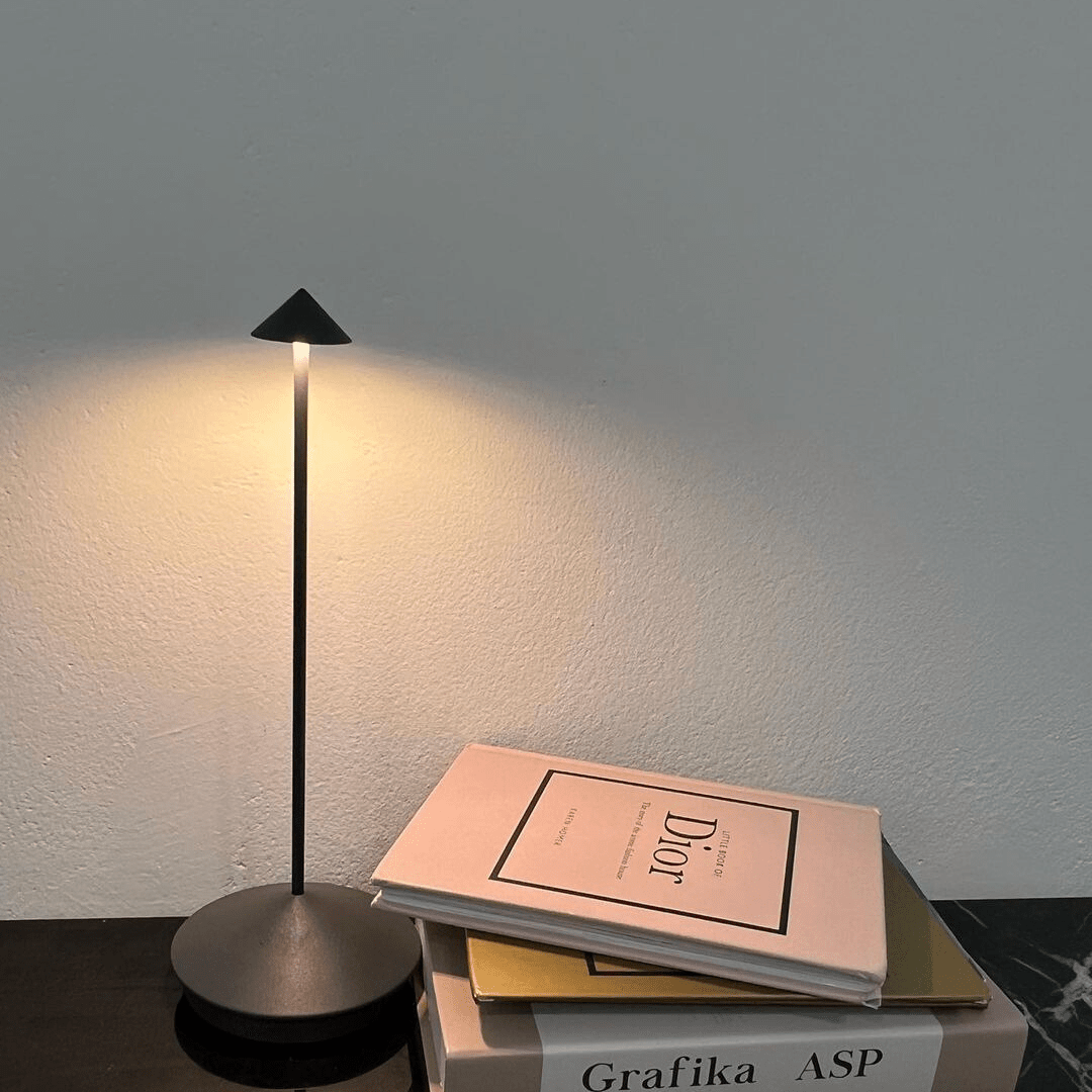 Luminária de Mesa Recarregável Minimalista Stillus - eFlix