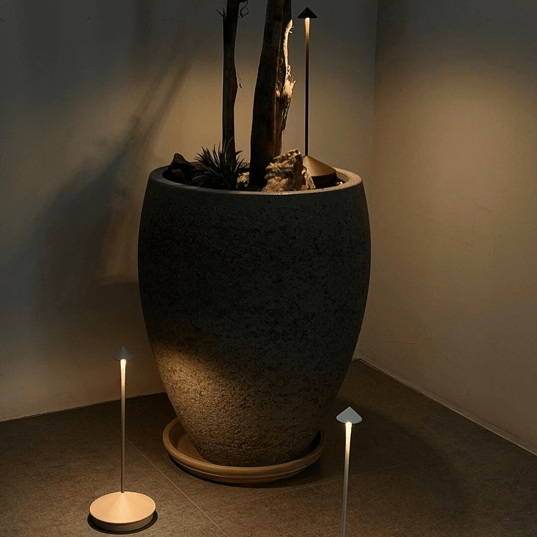 Luminária de Mesa Recarregável Minimalista Stillus - eFlix